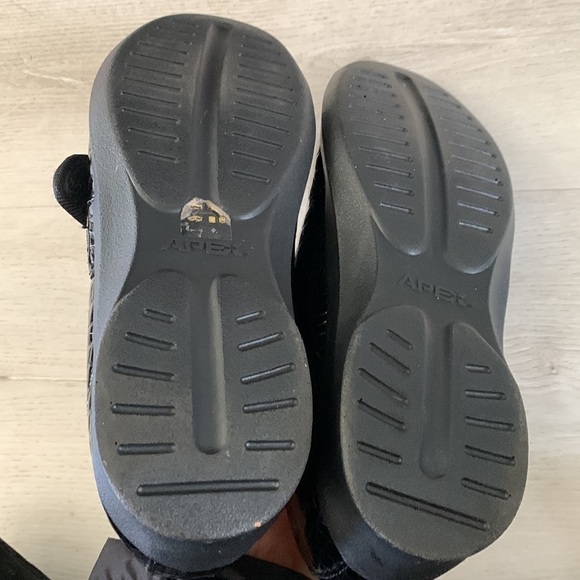 APEX MARY JANE DIABETIC STYLE SHOE Leather 9M black patent croc style textured - Picture 5 of 9